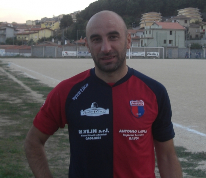 Mario Fadda con la maglia del Taloro (2013/14)